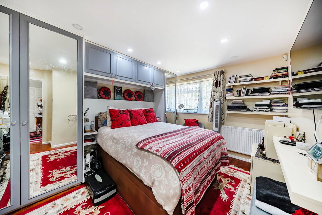 Property photo 3 of 13