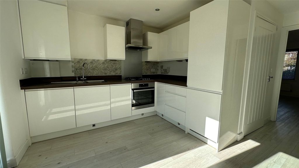 Property photo 2 of 16 Kitchen