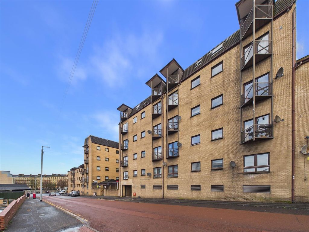 Property photo 1 of 16 Cam03782G0-Pr0277-Still030_Alt.Jpg