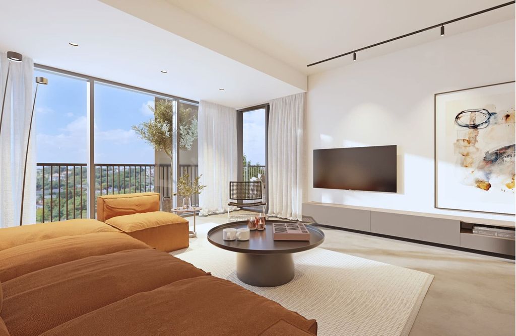 Property photo 2 of 9