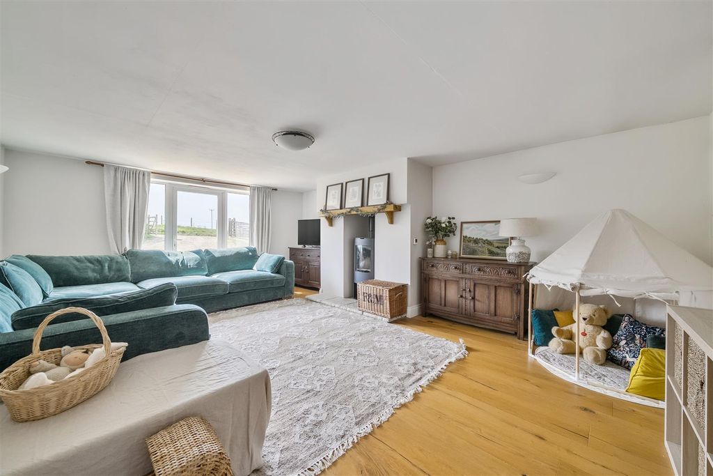 Property photo 2 of 26 1276972 (3).Jpg