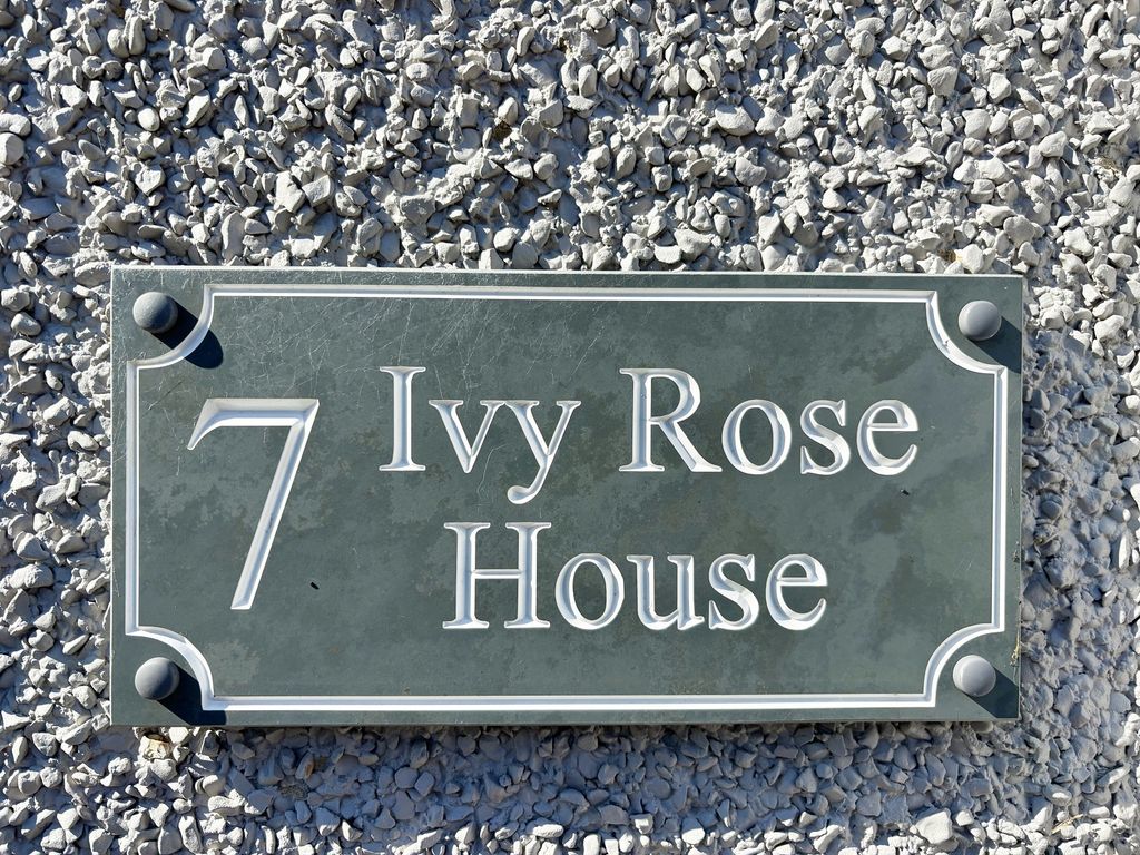 Property photo 2 of 40 Front Door