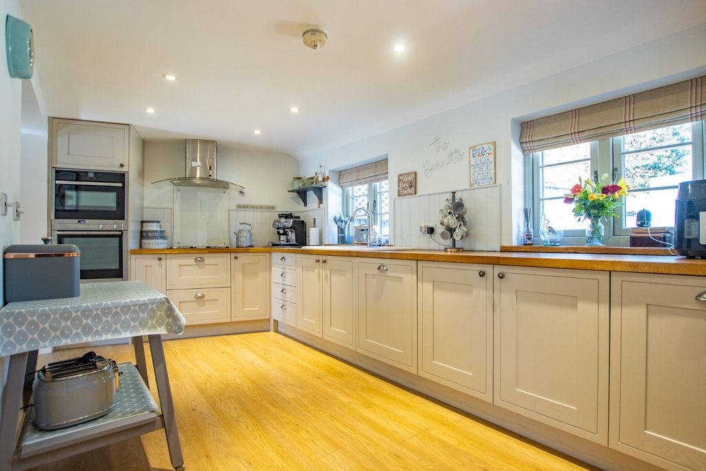 Property photo 3 of 26 5084915