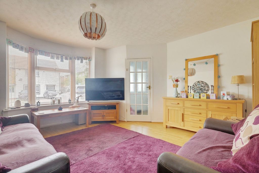 Property photo 2 of 21