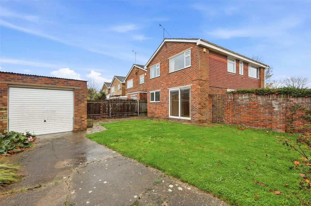 Property photo 2 of 22 Picture No. 16