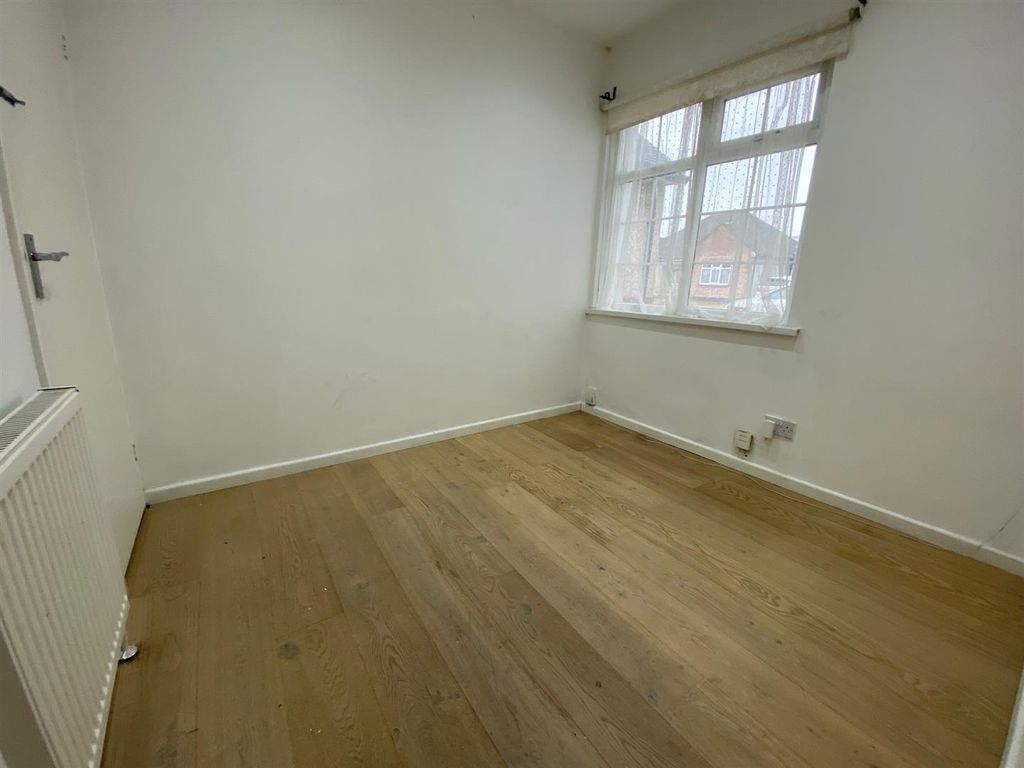 Additional image 20 of 5 bed semi-detached bungalow for salePurland Close, Dagenham RM8