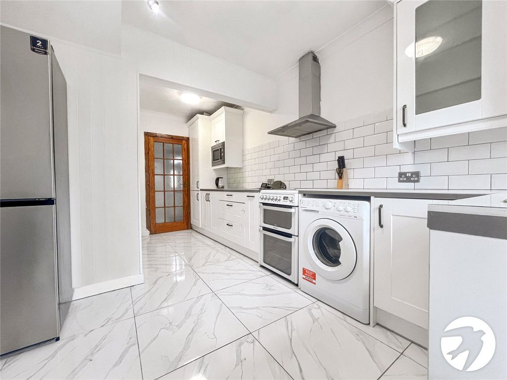 Property photo 2 of 16 Picture No. 29
