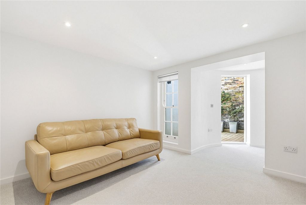 Property photo 3 of 10 Reception Room