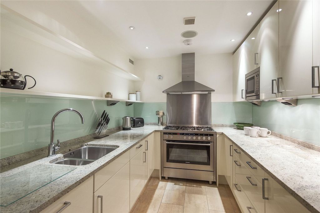 Property photo 3 of 9 Picture No. 16