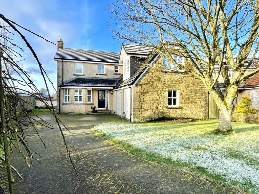 Property photo 1 of 33