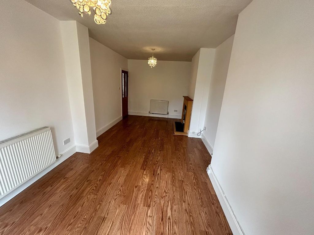 Property photo 3 of 16 03i1Uj_E-Eeye0v1Mer-Yg.Jpg