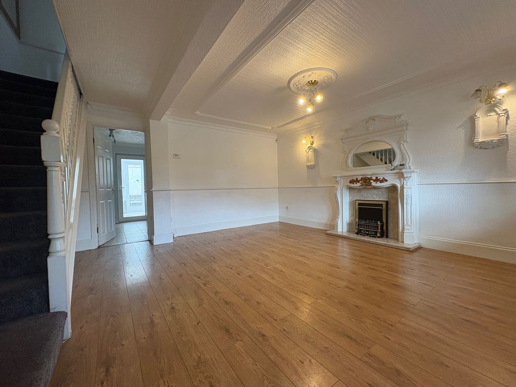 Property photo 2 of 10 Image
