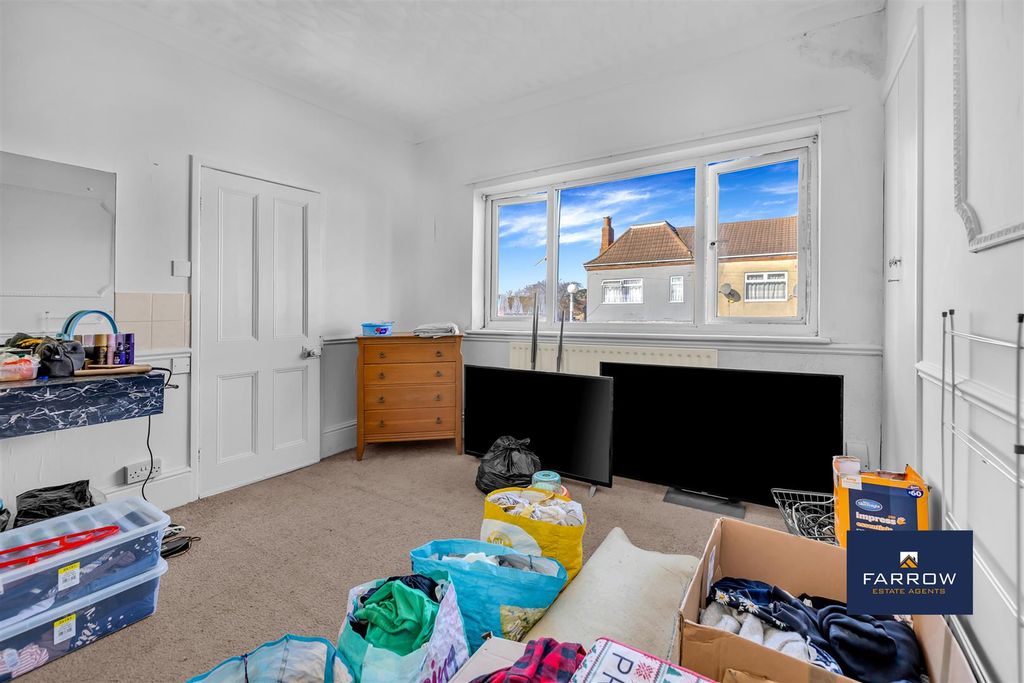 Property photo 3 of 29 Bedroom