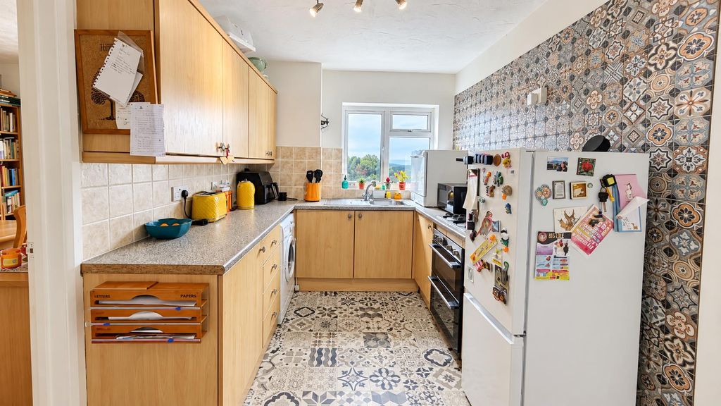 Property photo 2 of 26