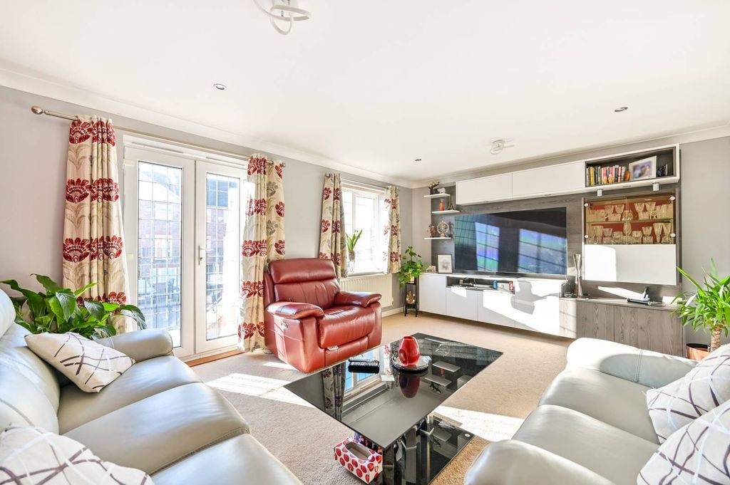 Property photo 2 of 15