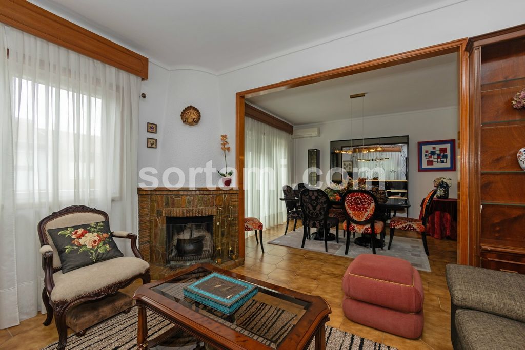 Property photo 2 of 56