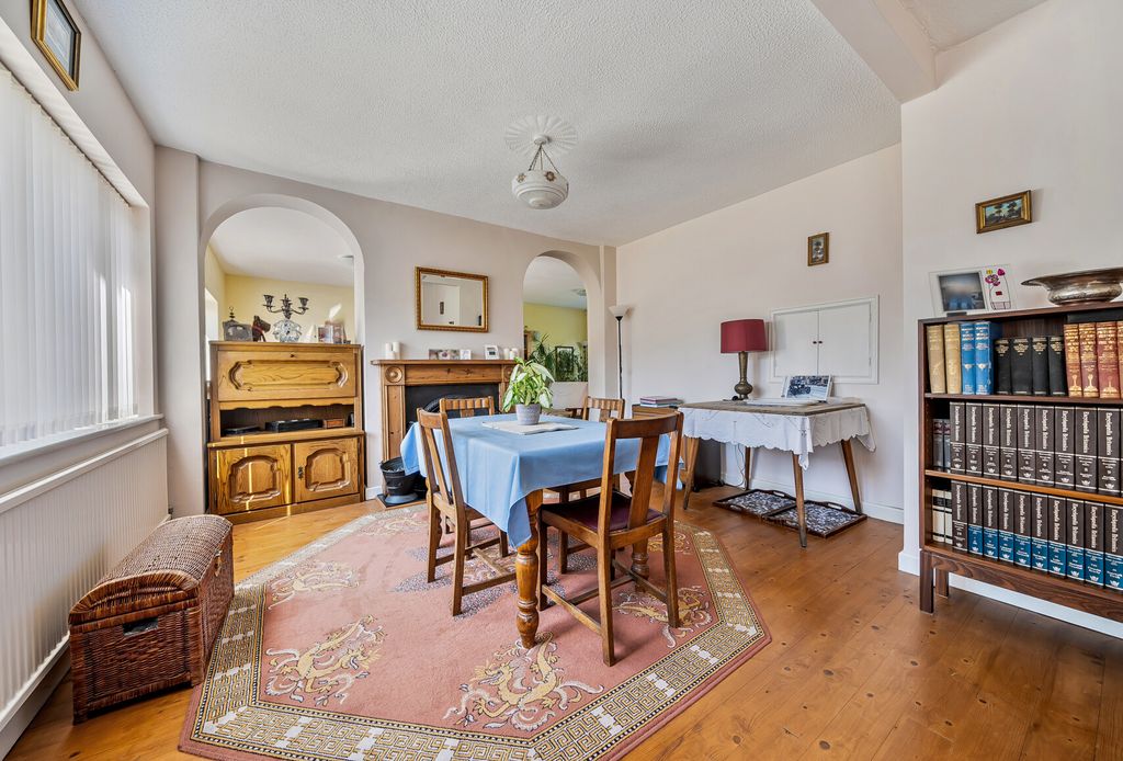 Property photo 3 of 23 Lounge/Diner/Family