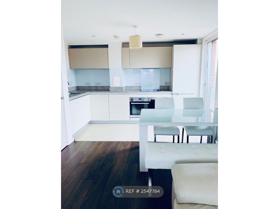Property photo 2 of 11 Kitchen