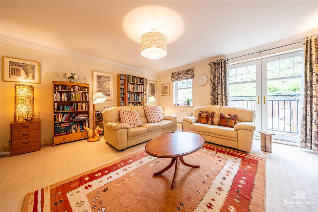 Additional image 5 of 4 bed property for saleRosslyn Avenue, Perth PH2