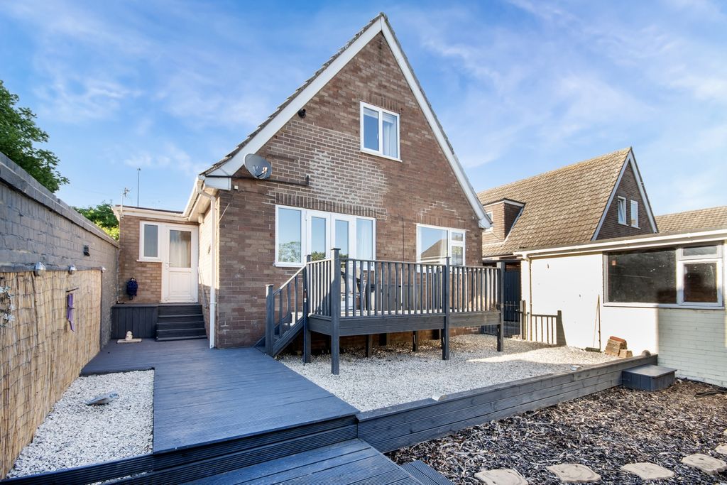 Property photo 2 of 18 Ewemove Estate Agents Scunthorpe Rear Aspect
