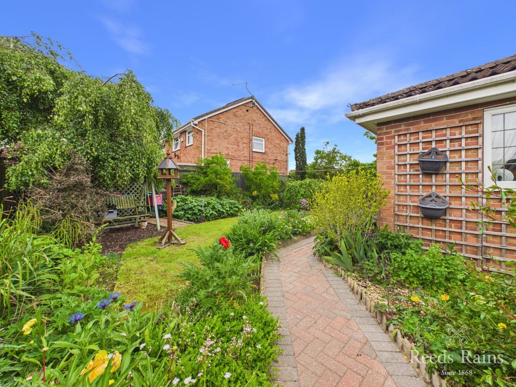 Property photo 2 of 31 Rear Garden