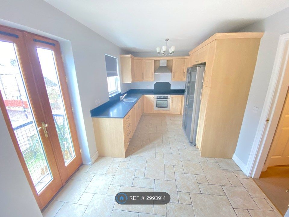 Property photo 1 of 7 Kitchen