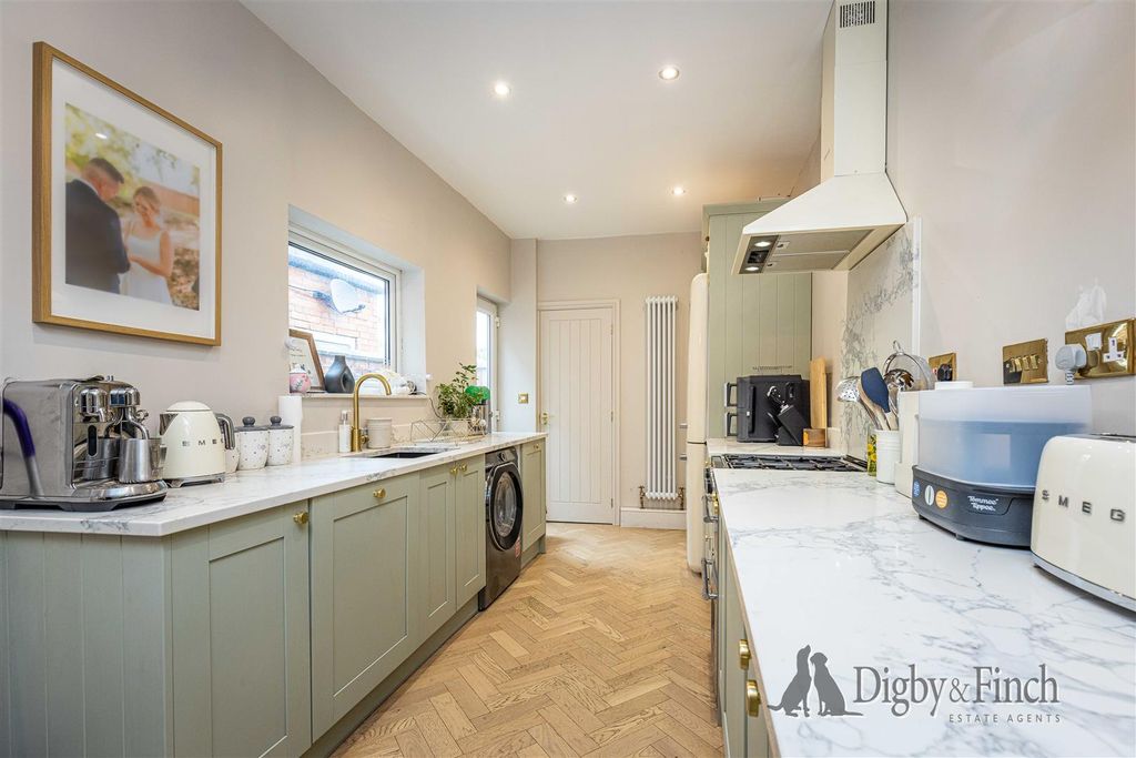 Property photo 2 of 17 Living Kitchen