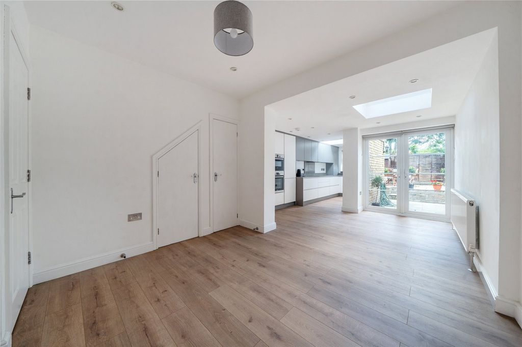 Property photo 2 of 35 Picture No. 61
