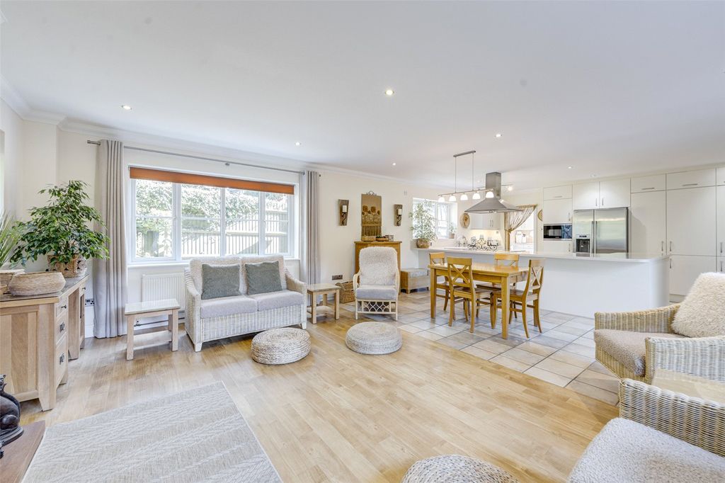 Property photo 3 of 54 Picture No. 43