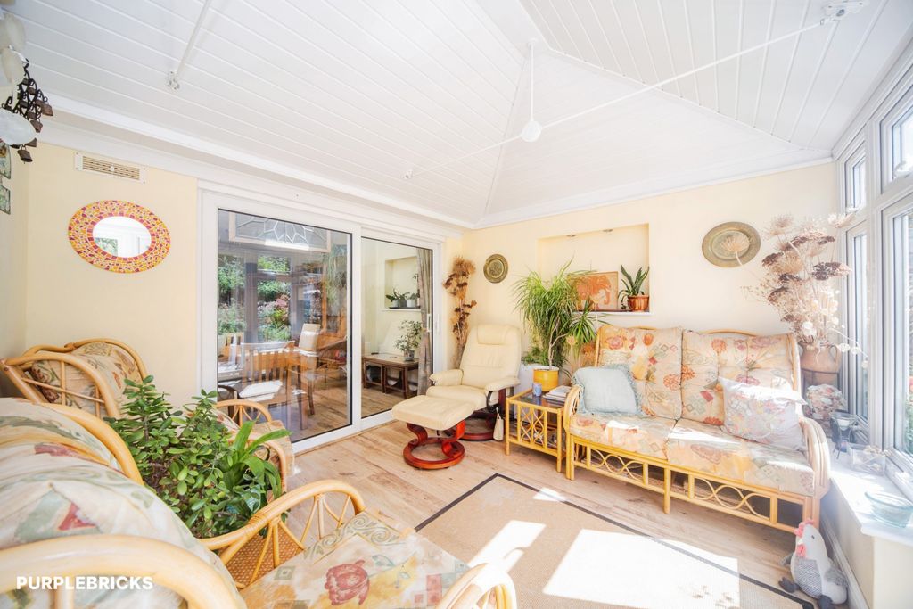 Property photo 2 of 38 Conservatory