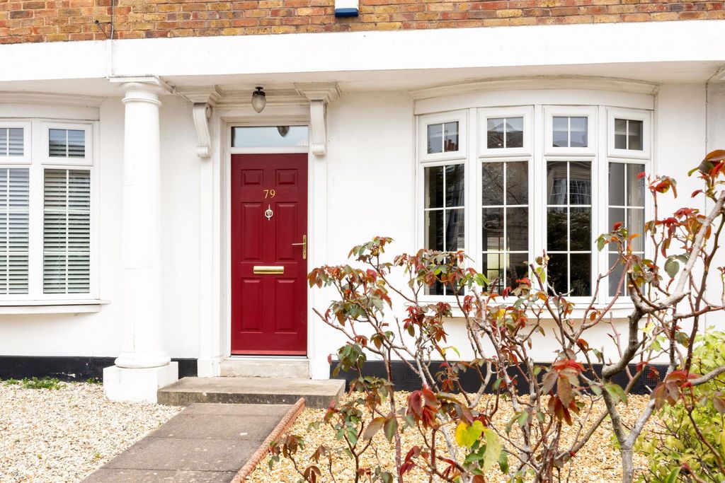 Property photo 2 of 23