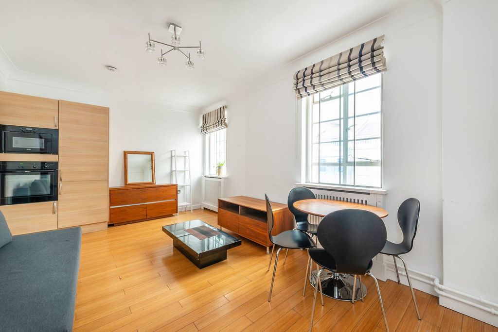 Property photo 2 of 8