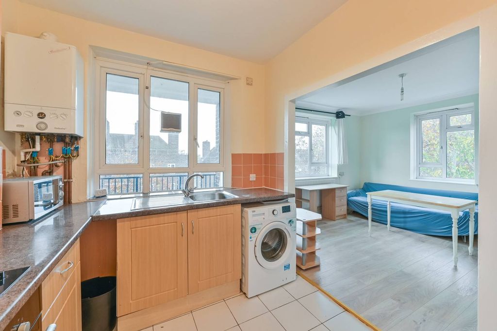 Property photo 2 of 11