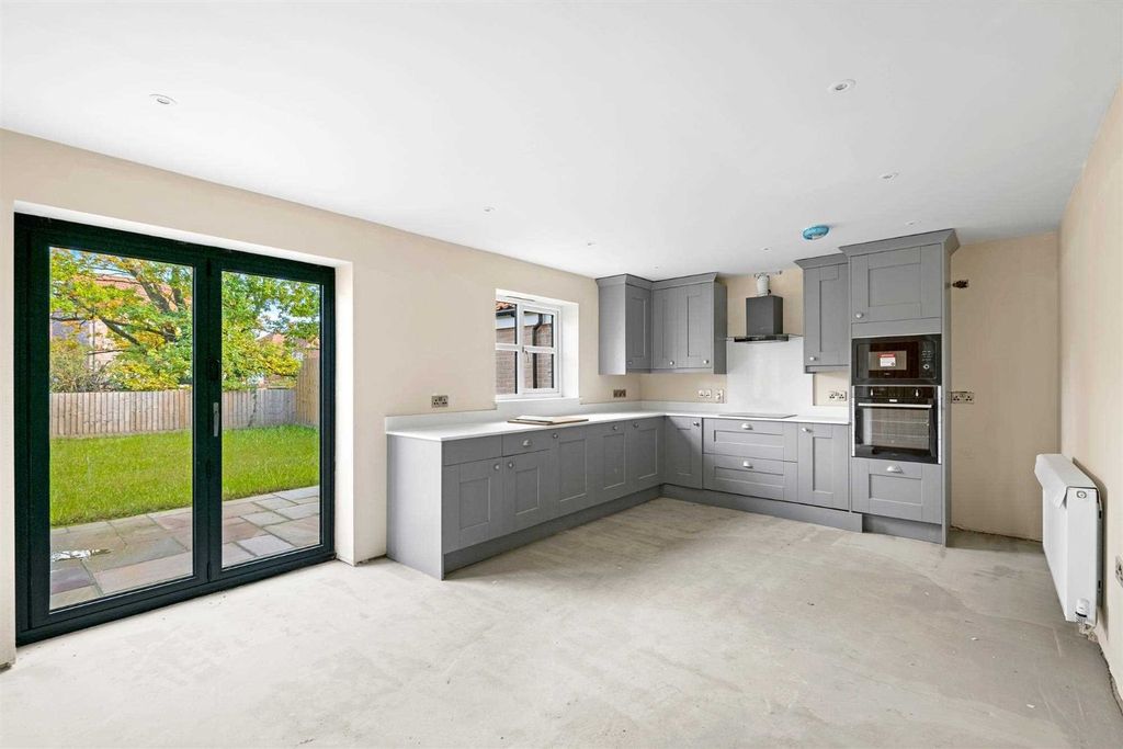 Property photo 3 of 22 4131924
