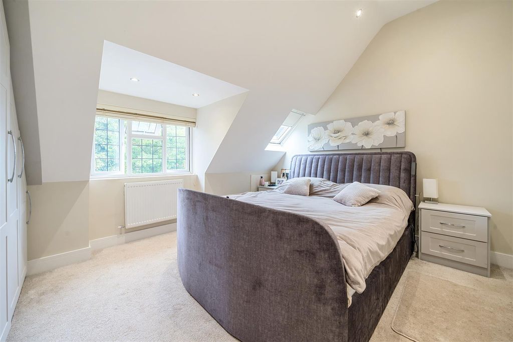 Additional image 10 of 4 bed detached house for saleStroud Farm Road, Holyport, Maidenhead SL6