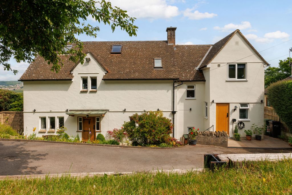 Property photo 1 of 34