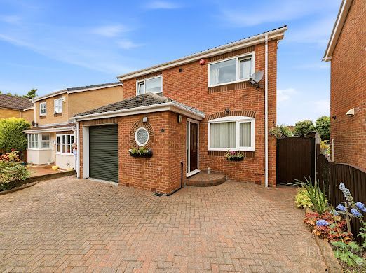 Property photo 1 of 32