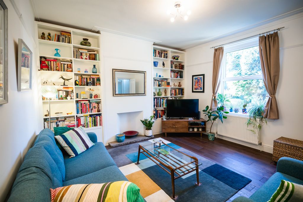 Property photo 2 of 21