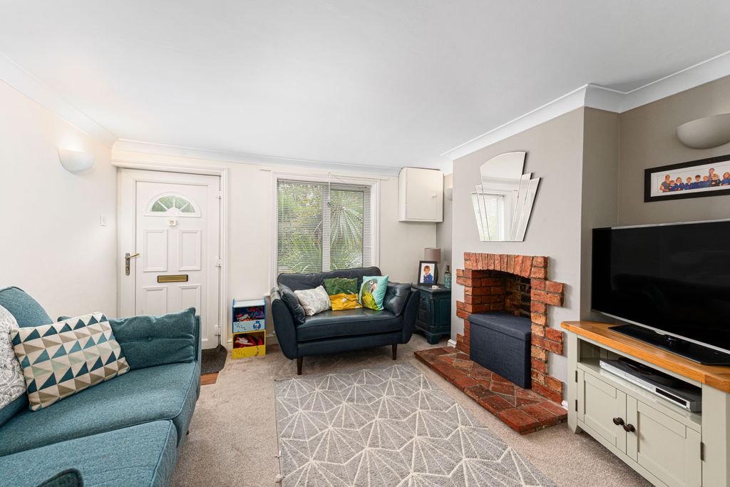 Property photo 2 of 18