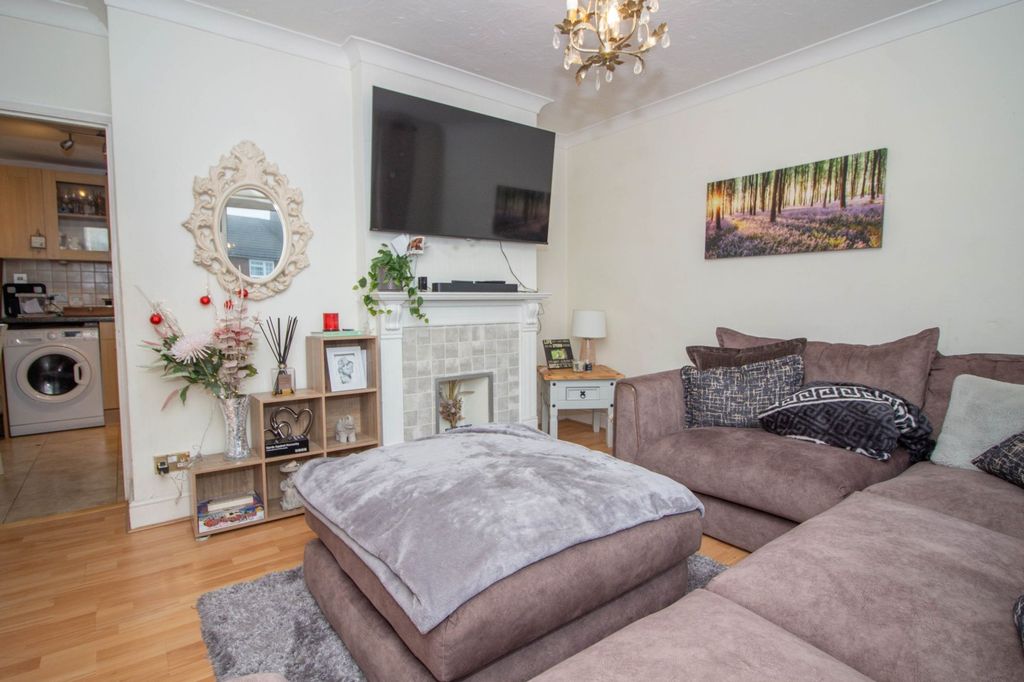 Property photo 2 of 12