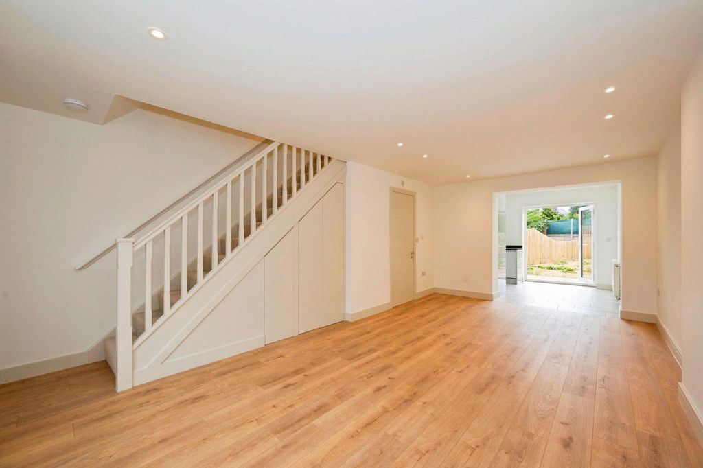Property photo 2 of 14 Pbox-Img.Jpg