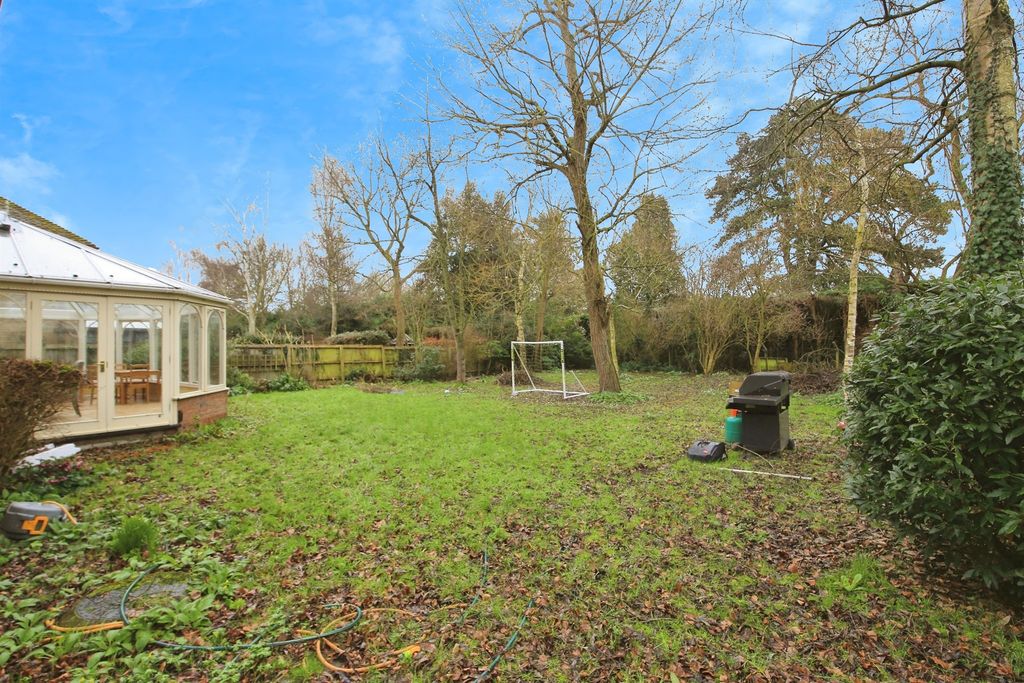 Property photo 2 of 20