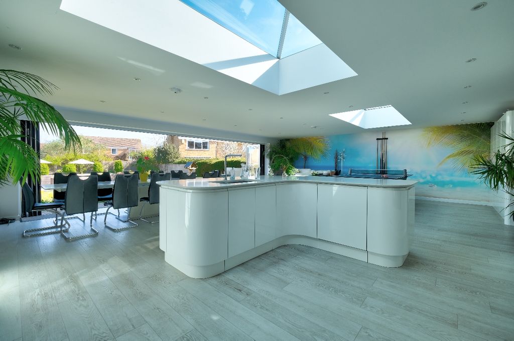 Property photo 2 of 24 Kitchen Dining Room