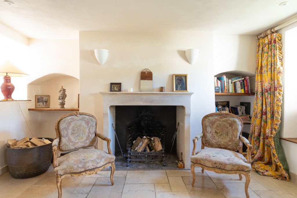 Property photo 3 of 34 4162388
