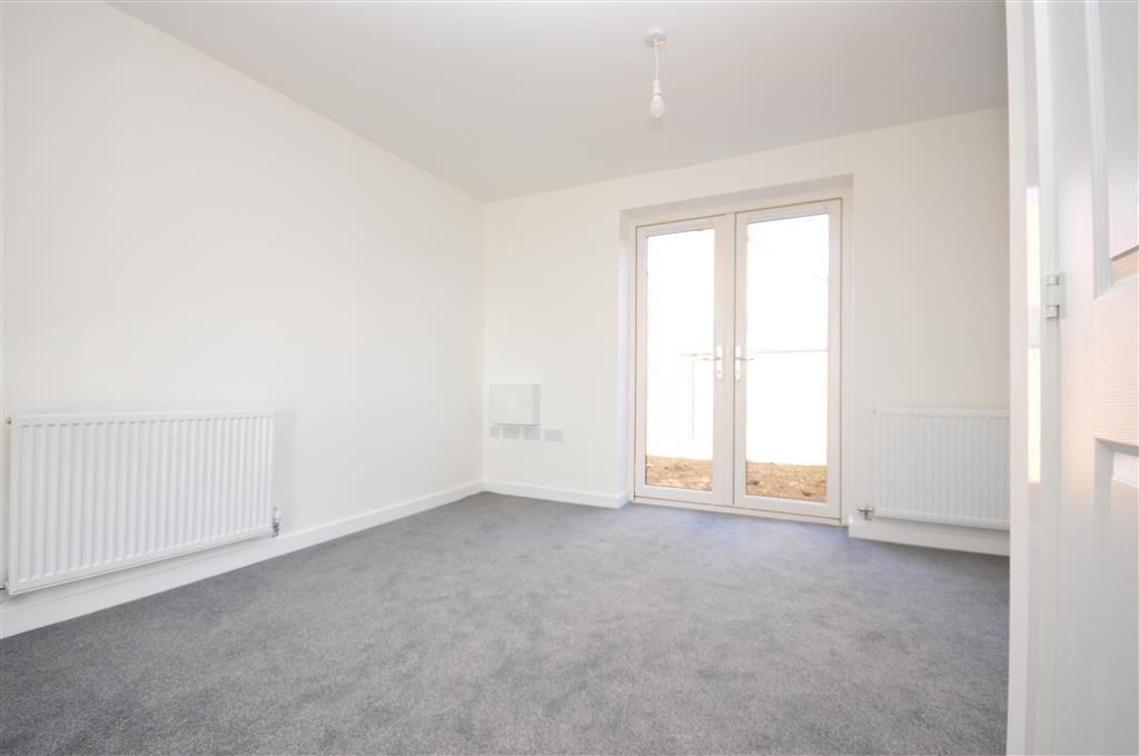 Property photo 3 of 11 Living Room