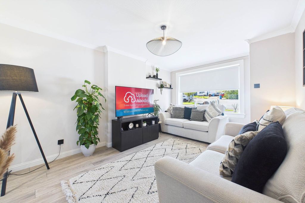 Property photo 2 of 21