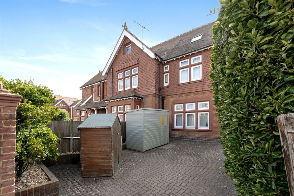 Property photo 3 of 26 Picture No. 32