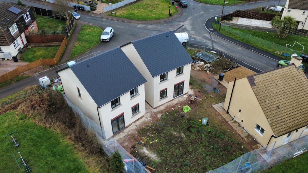 Property photo 2 of 5