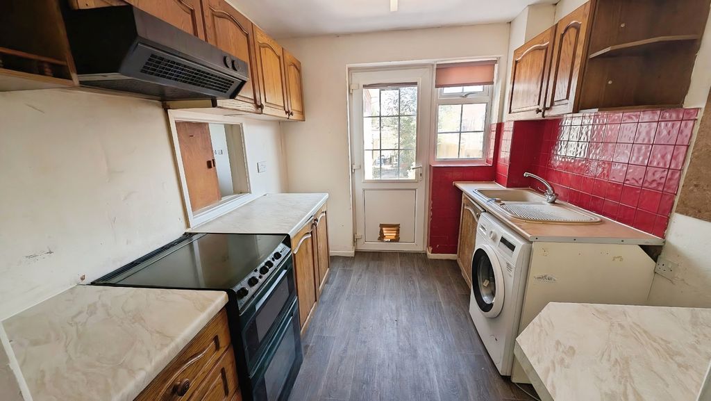 Property photo 3 of 19 Pbox-Img.Jpg