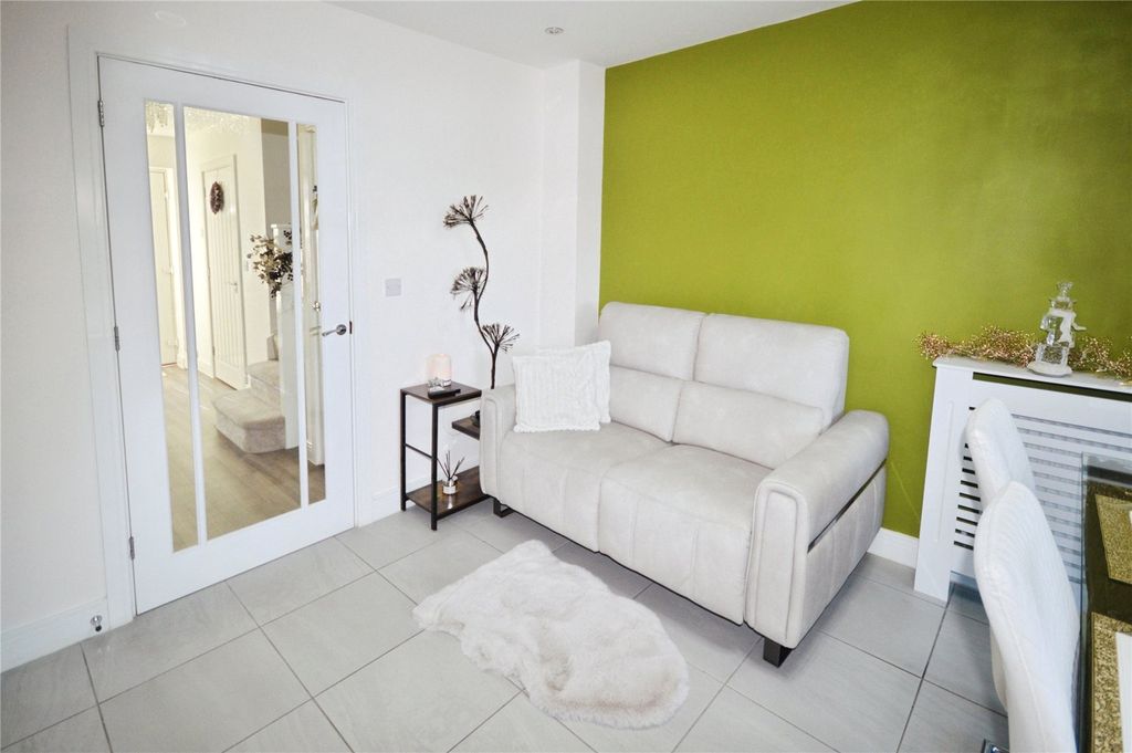 Property photo 3 of 26 Kitchen/Dining Room